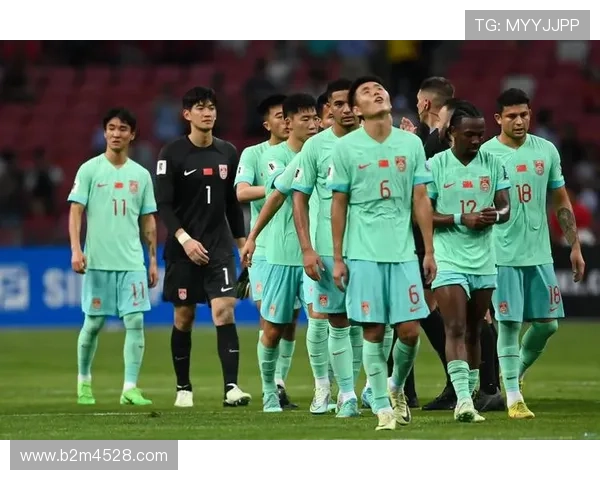 国足世预赛关键战临近主帅调整阵容力争突破困局球迷期待年轻球员担当